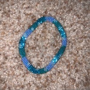 LAST CHANCE lily and laura blue glass bead bracelet